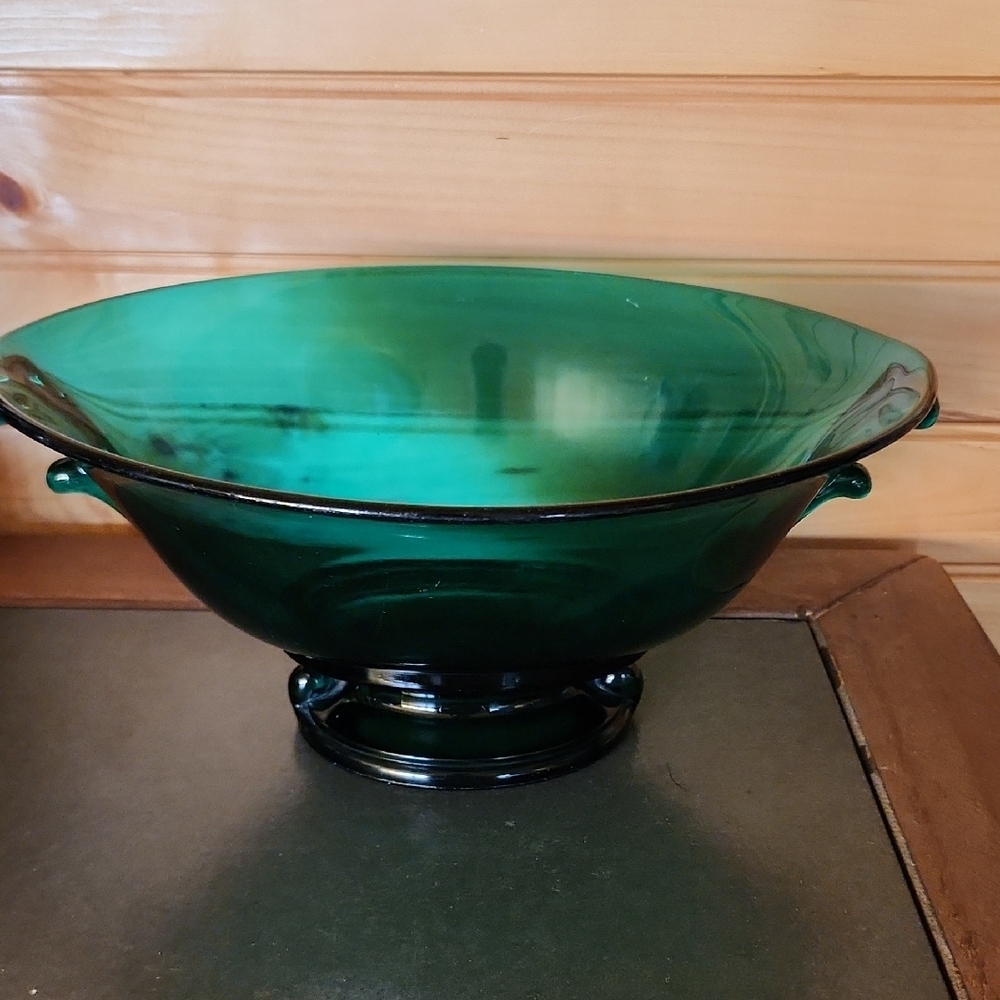 Emerald Green Glass Art Bowl with Flared Rim
